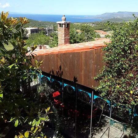 Assos Biber Evi Farm stay *