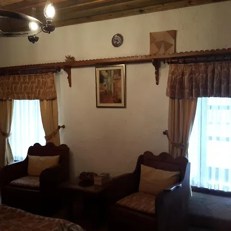 Assos Biber Evi *